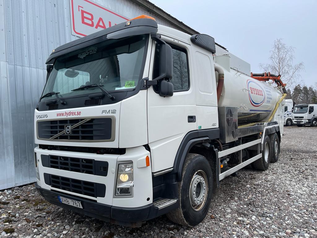 VOLVO FM12 420, 2006, 6×2 VACUUM + WATER + CRANE