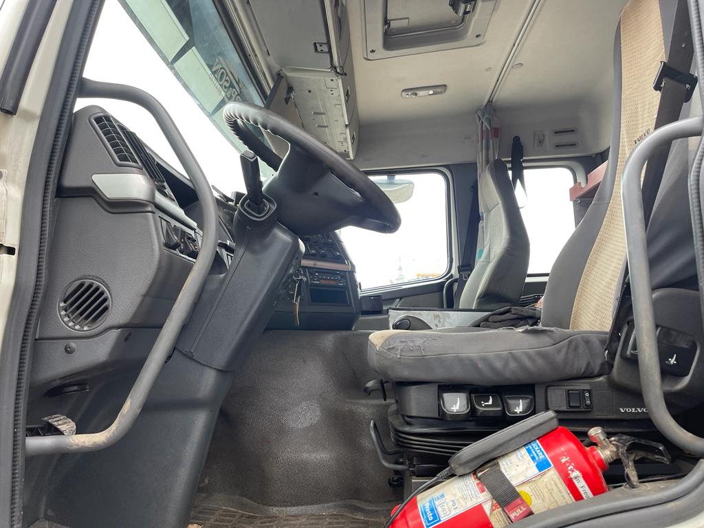 VOLVO FM12 420, 2006, 6×2 VACUUM + WATER + CRANE