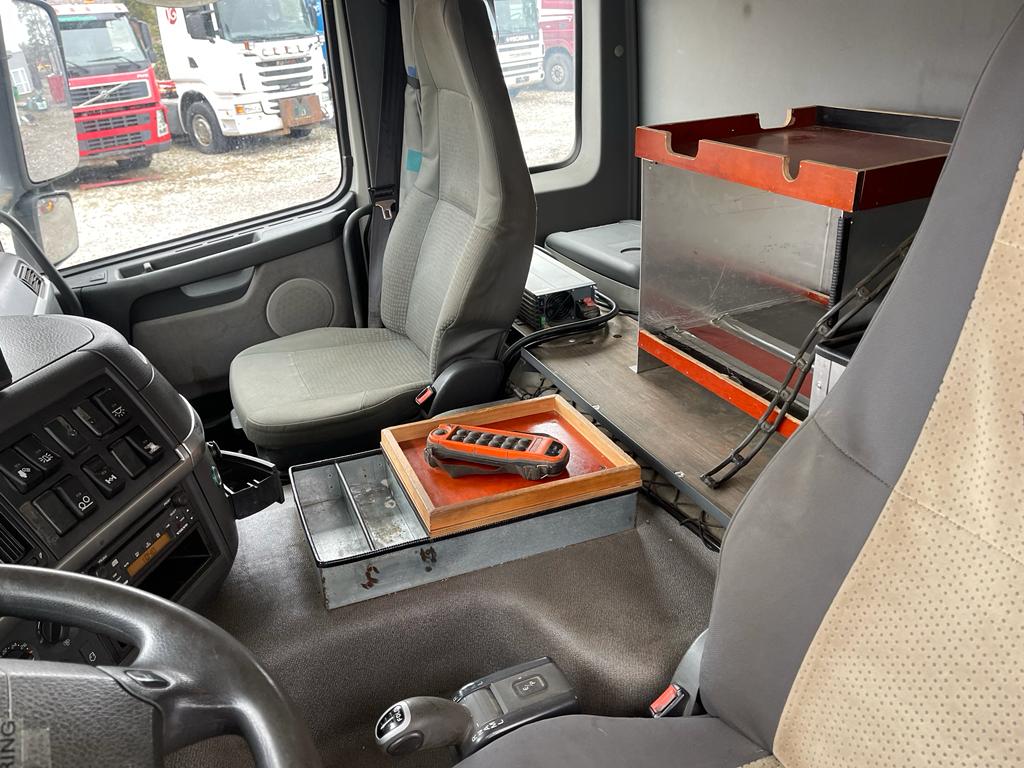 VOLVO FM12 420, 2006, 6×2 VACUUM + WATER + CRANE