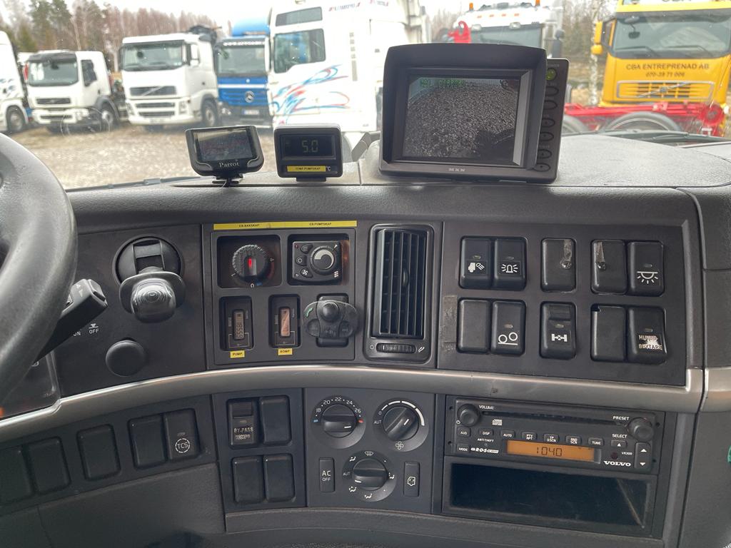 VOLVO FM12 420, 2006, 6×2 VACUUM + WATER + CRANE