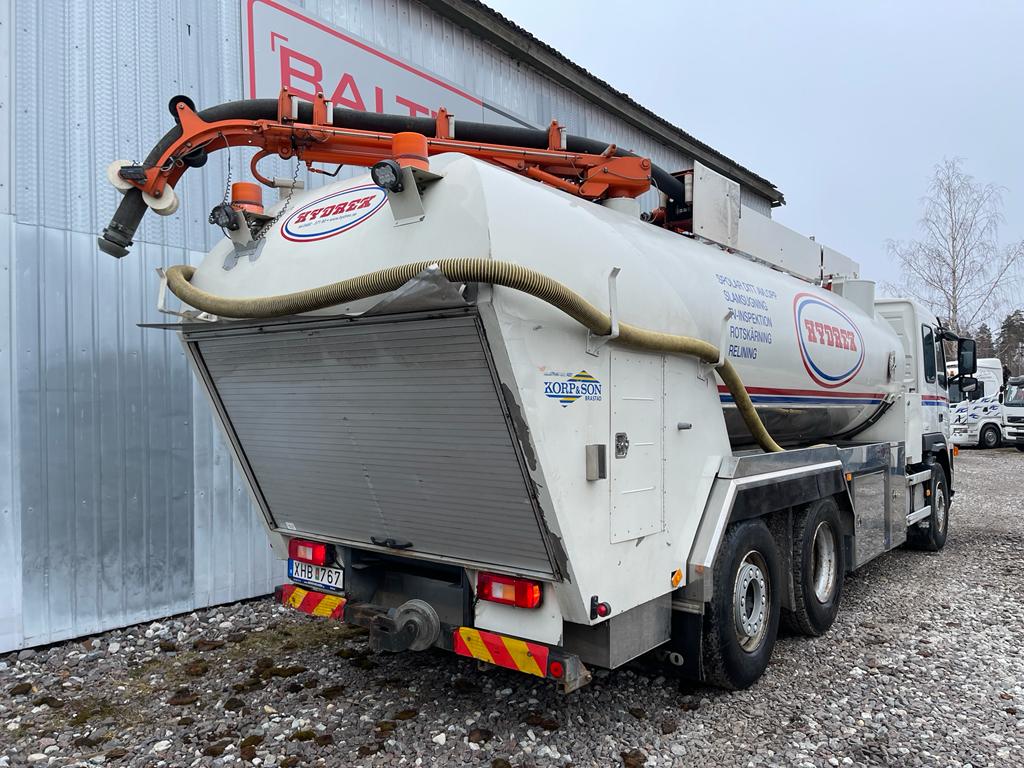 VOLVO FM12 420, 2006, 6×2 VACUUM + WATER + CRANE