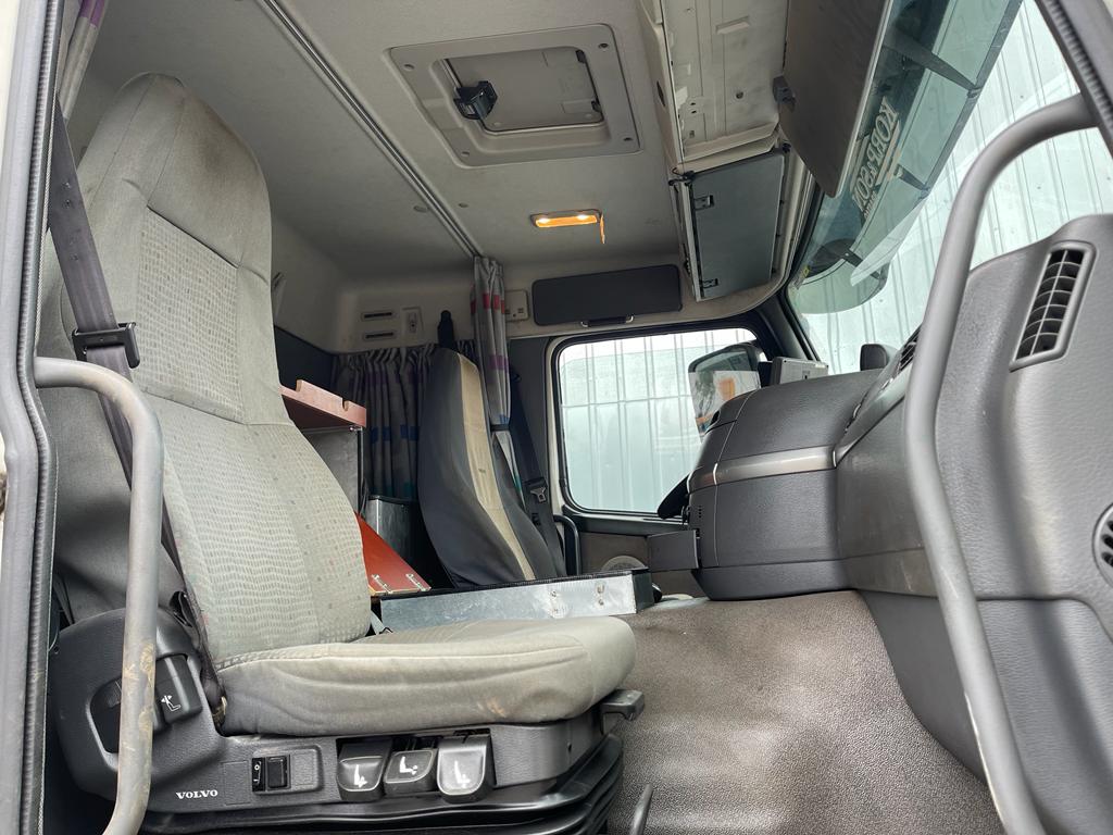 VOLVO FM12 420, 2006, 6×2 VACUUM + WATER + CRANE