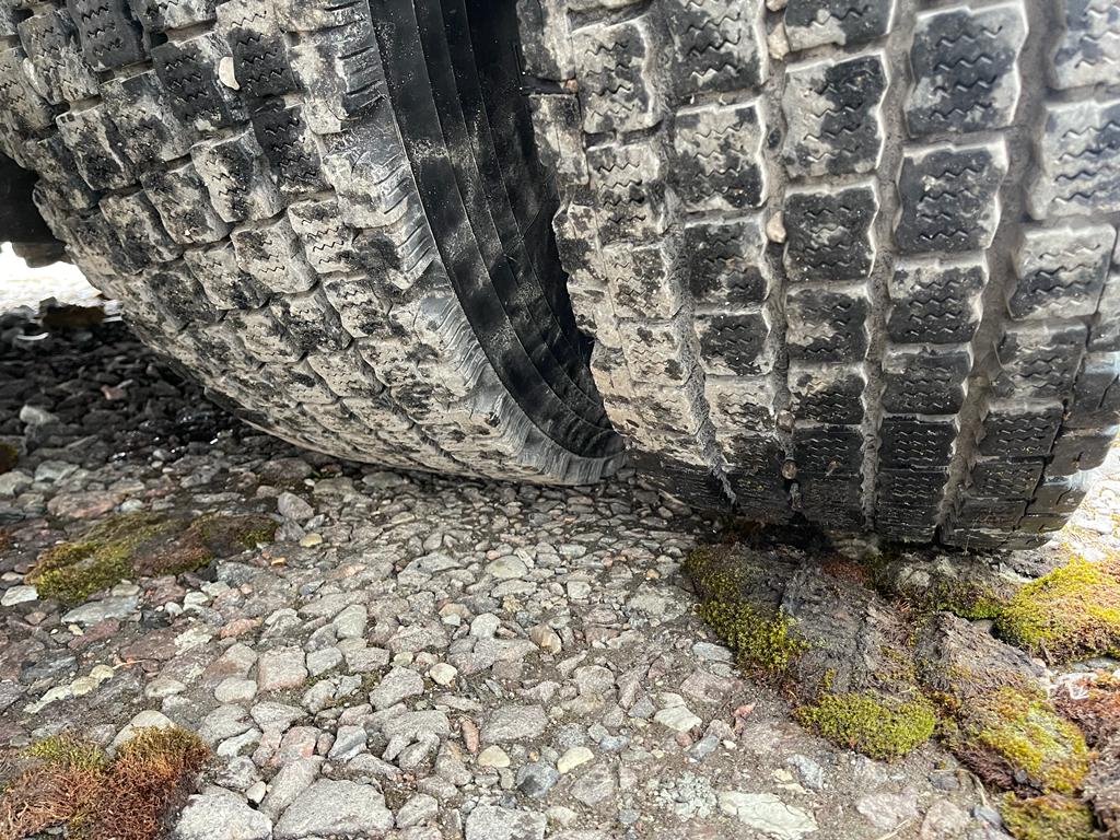 VOLVO FM12 420, 2006, 6×2 VACUUM + WATER + CRANE