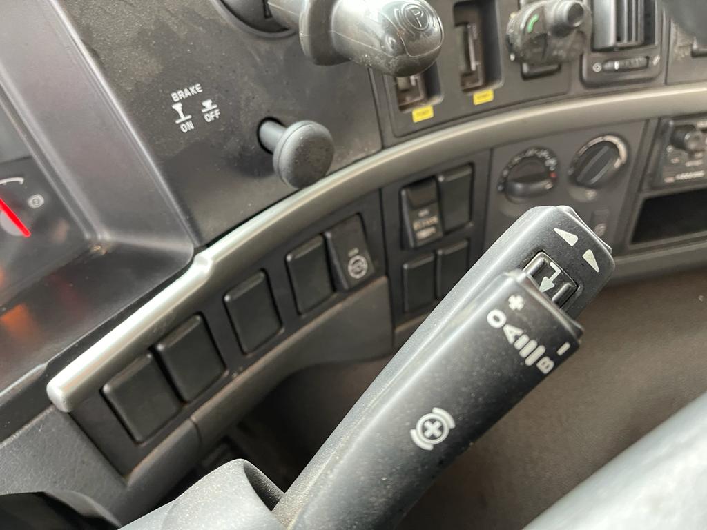 VOLVO FM12 420, 2006, 6×2 VACUUM + WATER + CRANE