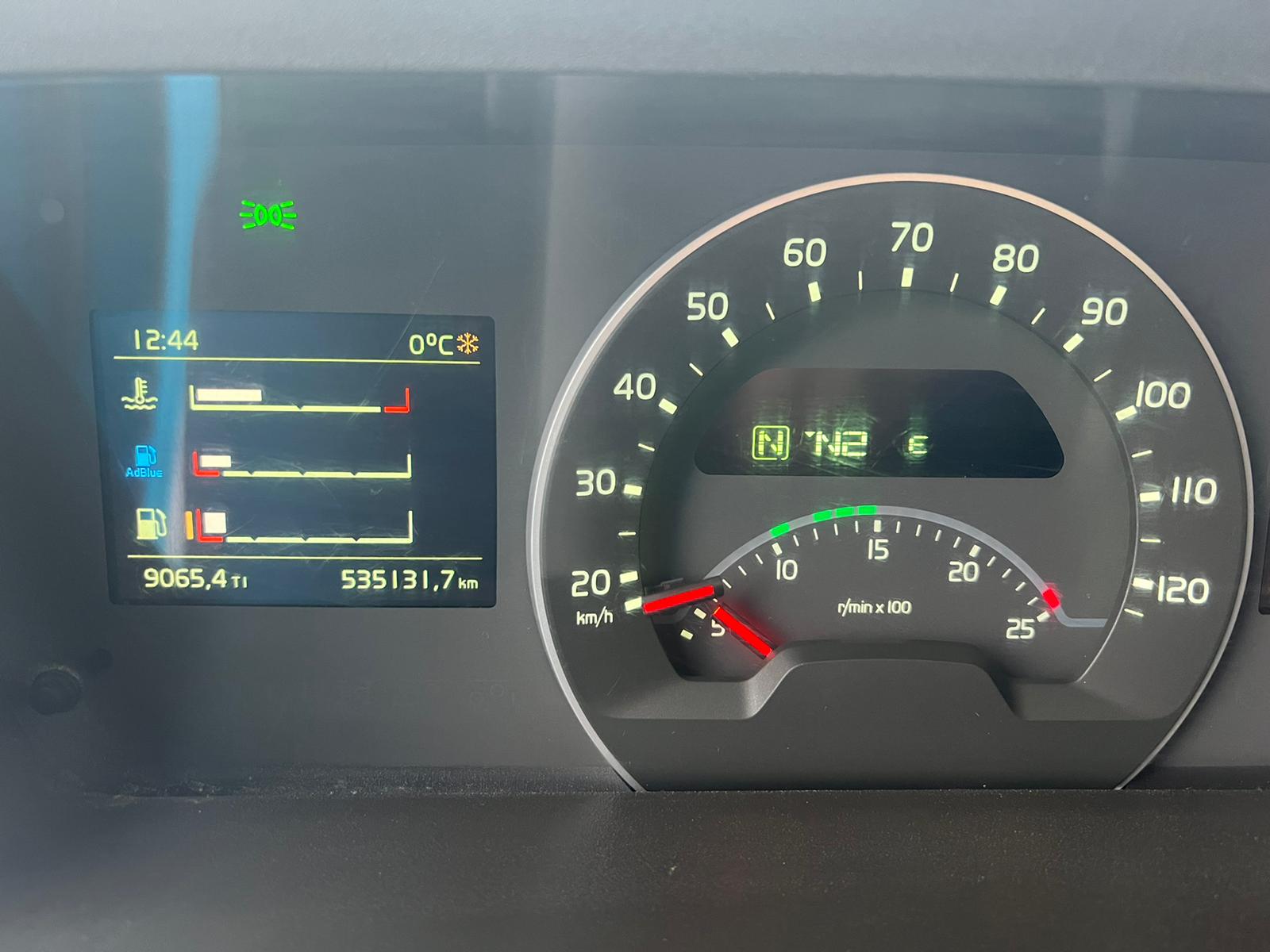 VOLVO FM340, 2016, 4×2 BOX TRUCK + LIFT