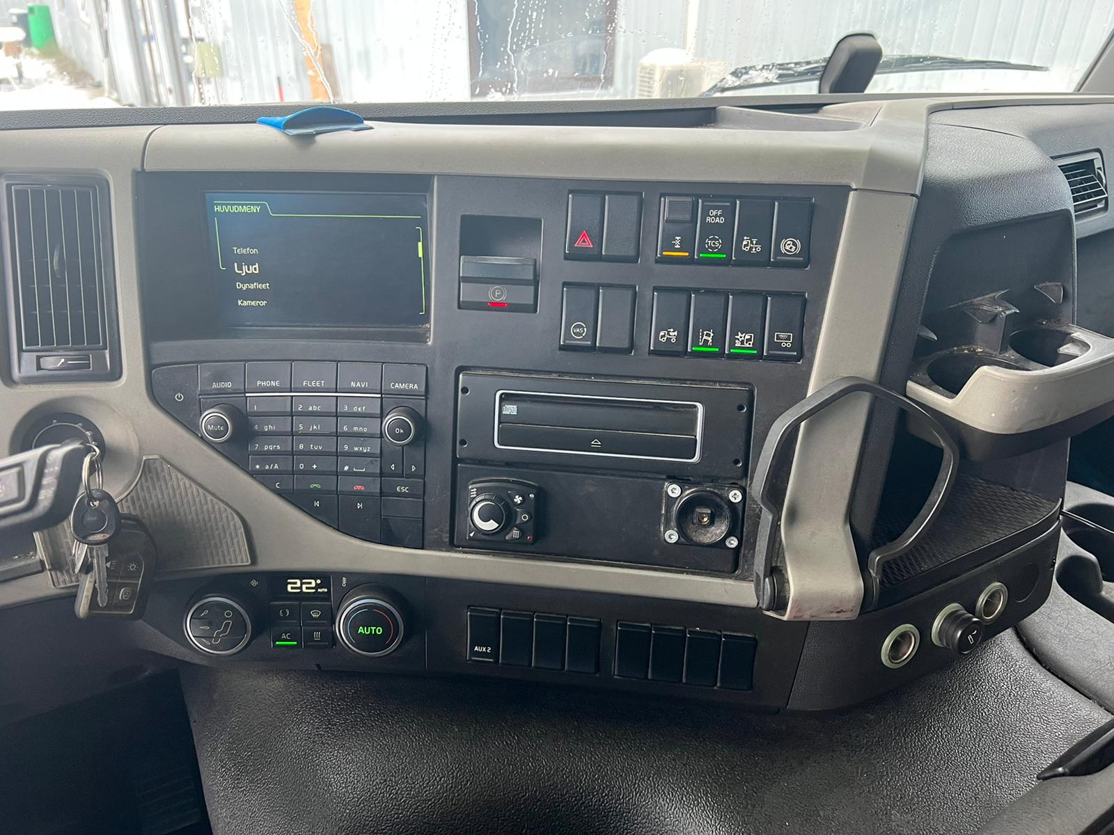 VOLVO FM340, 2016, 4×2 BOX TRUCK + LIFT