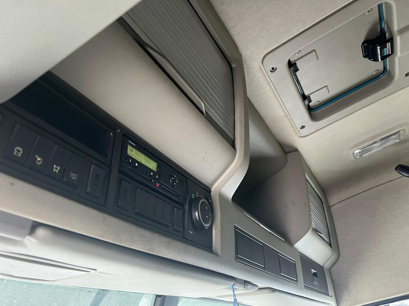 VOLVO FM340, 2016, 4×2 BOX TRUCK + LIFT