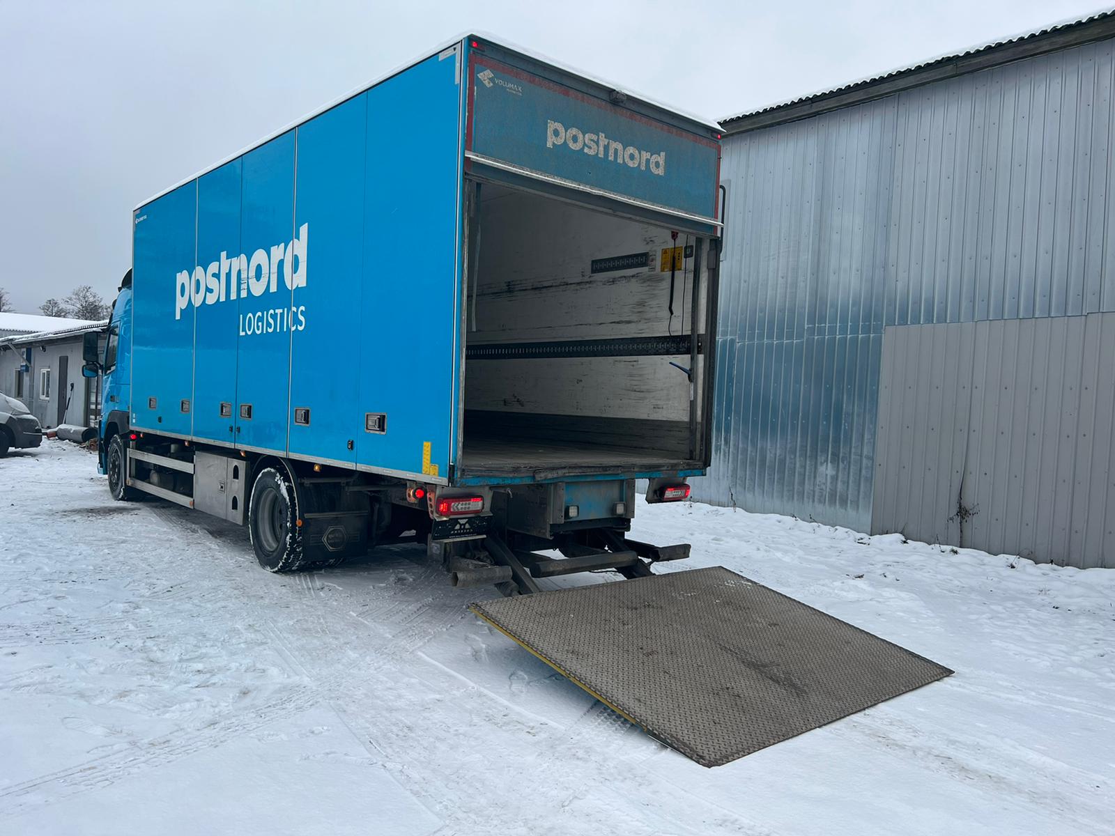 VOLVO FM340, 2016, 4×2 BOX TRUCK + LIFT