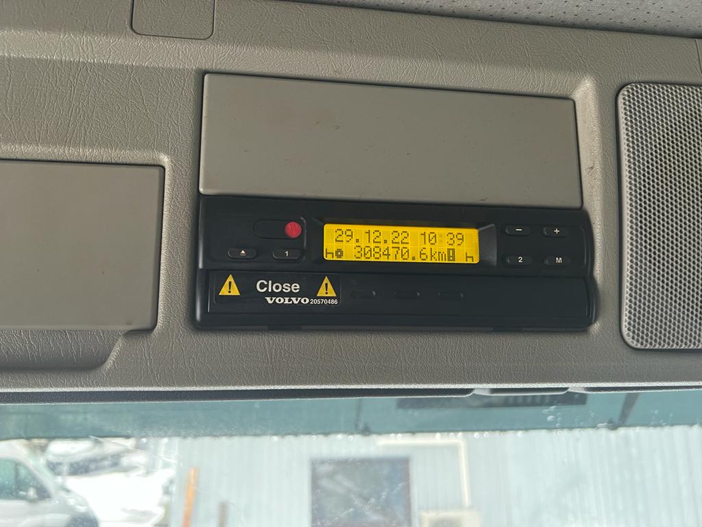 VOLVO FM9 300, 2005, 4×2 HIAB CRANE