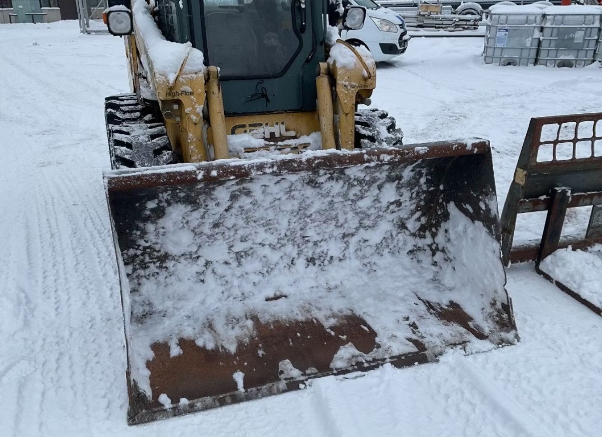 GEHL MINILOADER 5640 TURBO, 2007, BUCKET + FORKS